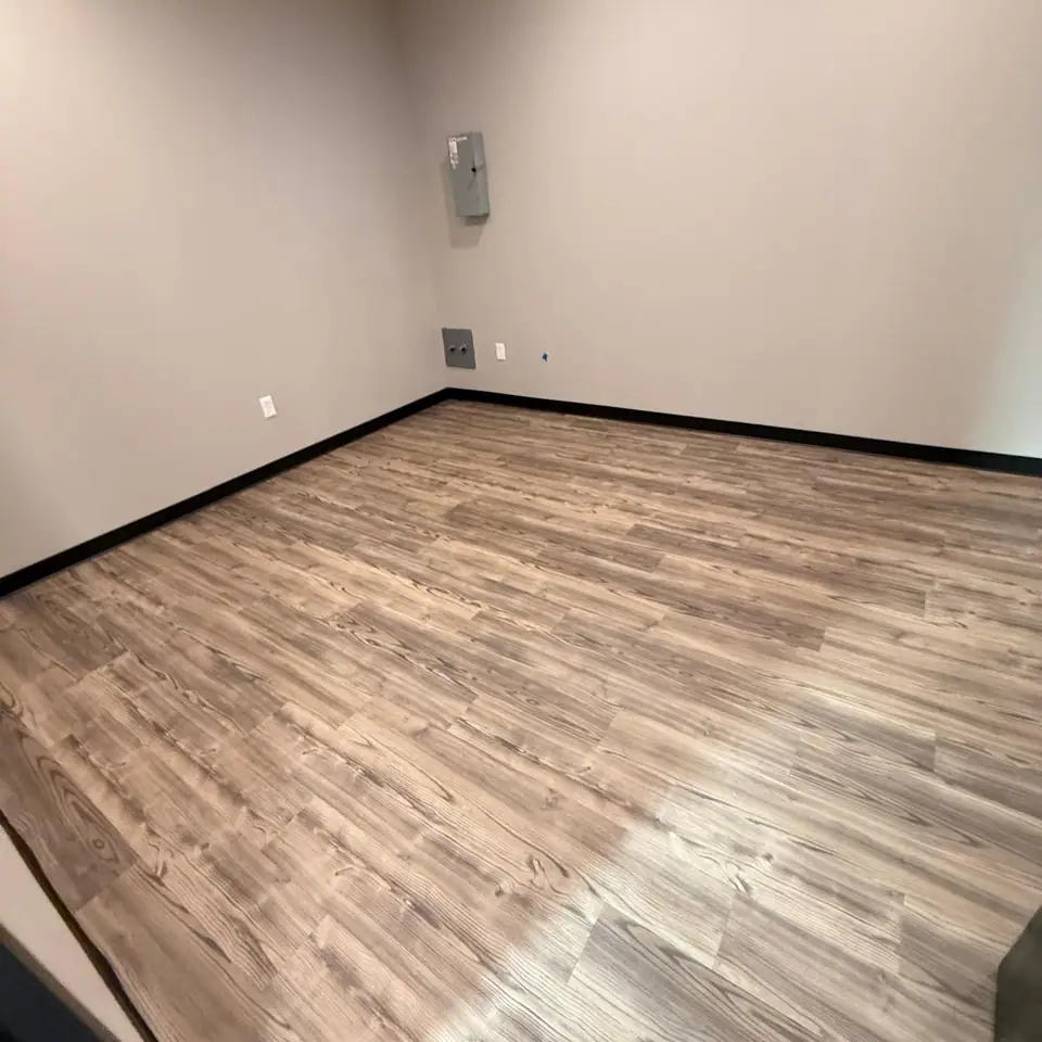 Post-construction final clean of a commercial space – photo 12