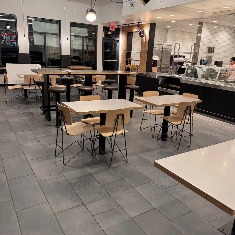 Post-construction final clean of a commercial space – photo 15