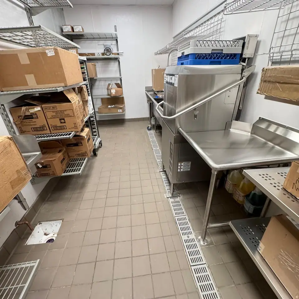 Post-construction final clean of a commercial space – photo 18