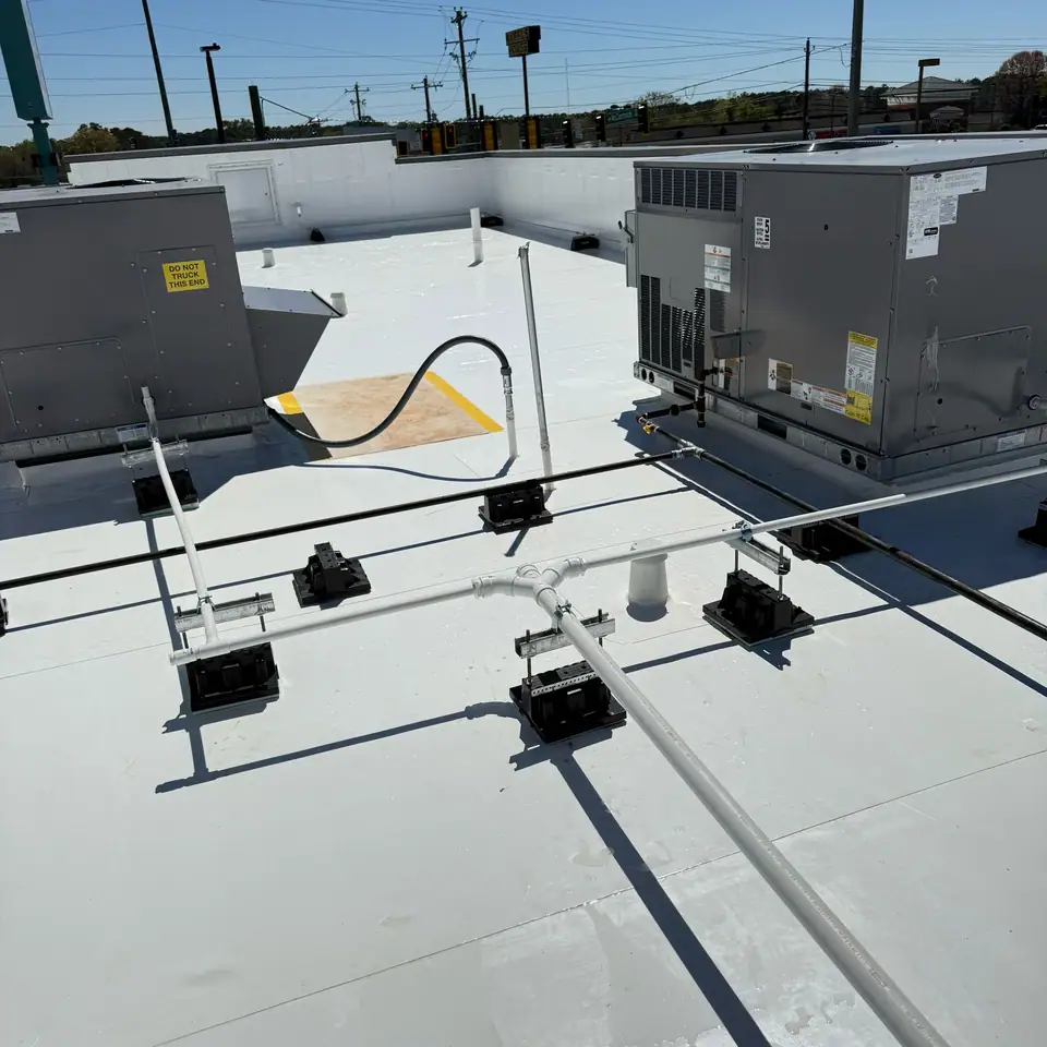 Post-construction final clean of a commercial space – photo 39