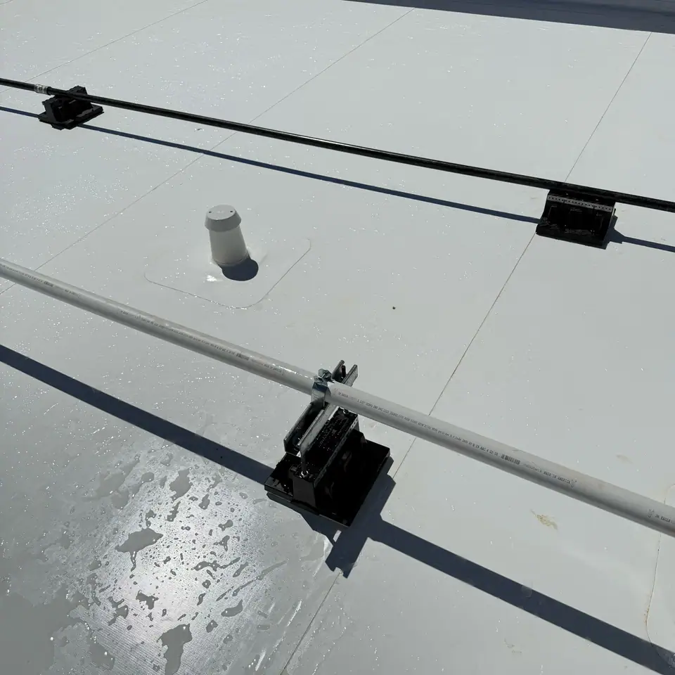 Post-construction final clean of a commercial space – photo 42